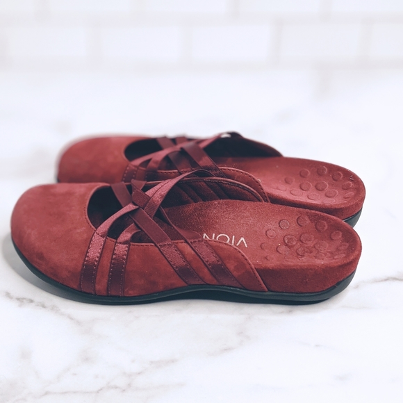 Vionic deep red suede slides clogs - Picture 2 of 4